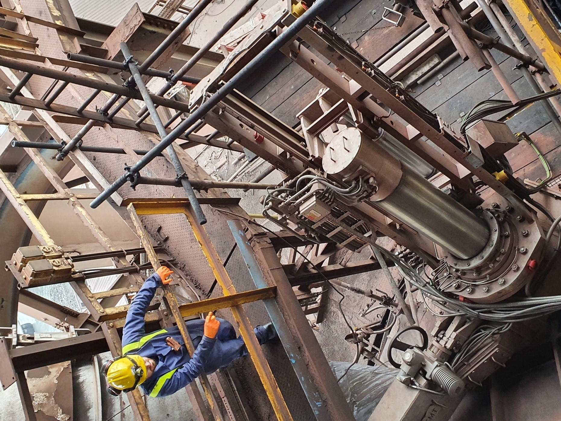 Tata Steel Nederland is modernizing the blast furnace at the